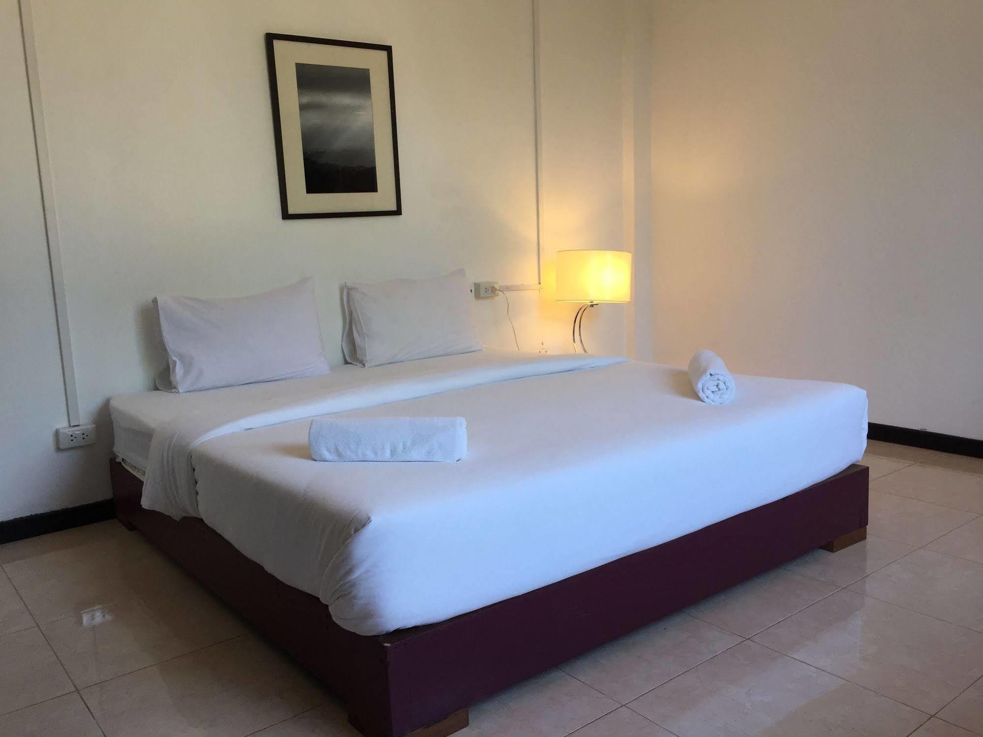 Hotel Natai House Extérieur photo