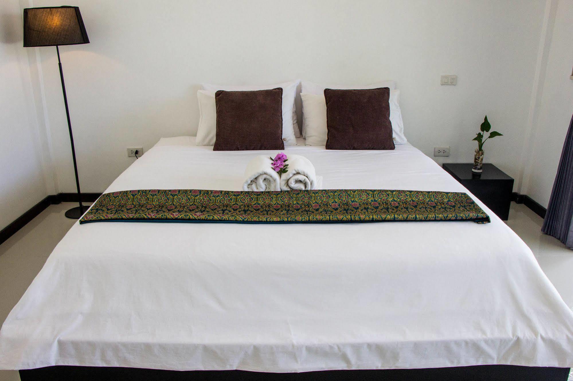 Hotel Natai House Extérieur photo