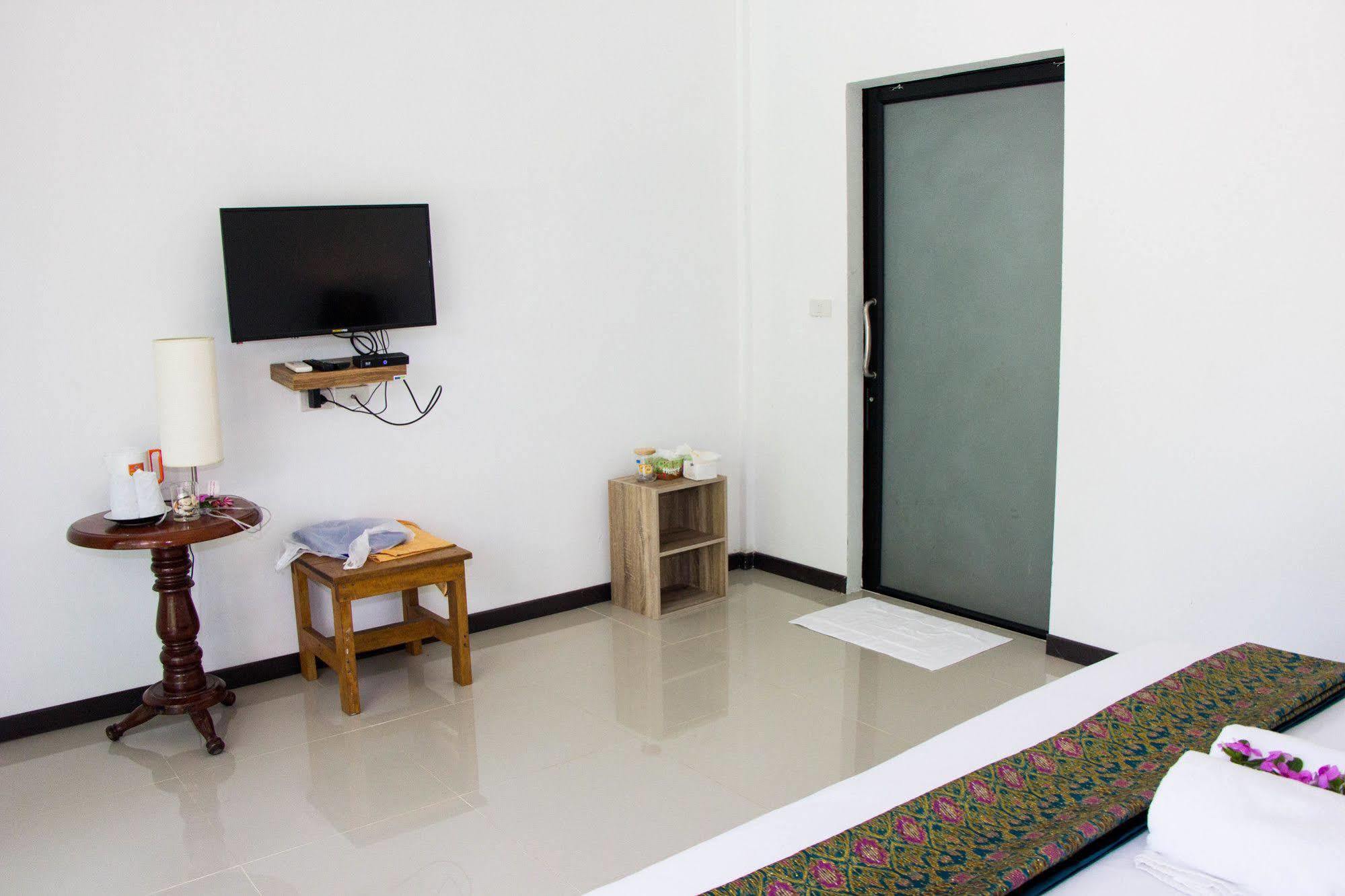 Hotel Natai House Extérieur photo