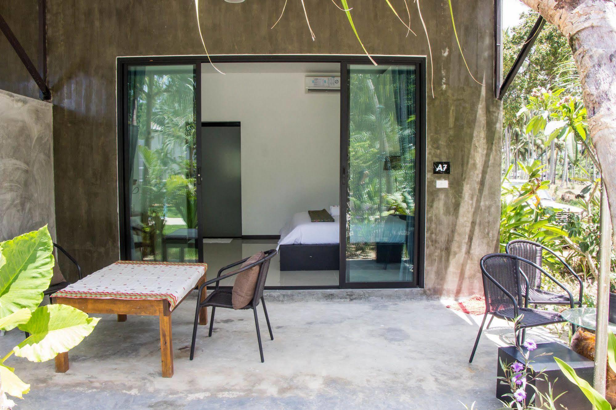 Hotel Natai House Extérieur photo