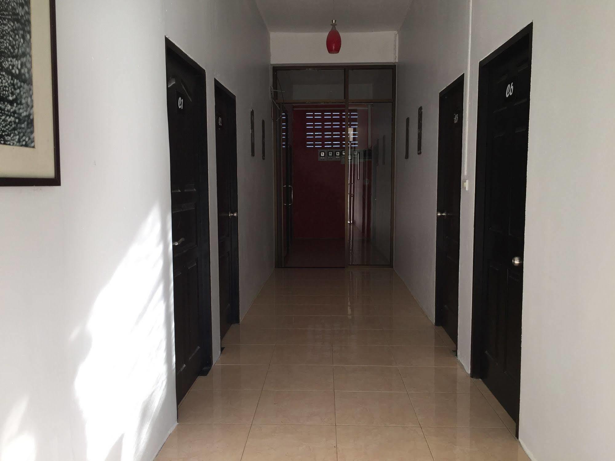 Hotel Natai House Extérieur photo